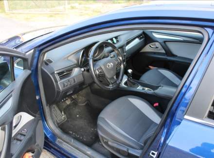 Toyota - Avensis