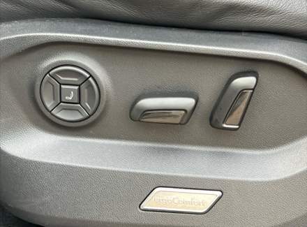 Volkswagen - Touareg