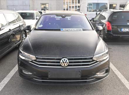 Volkswagen - Passat