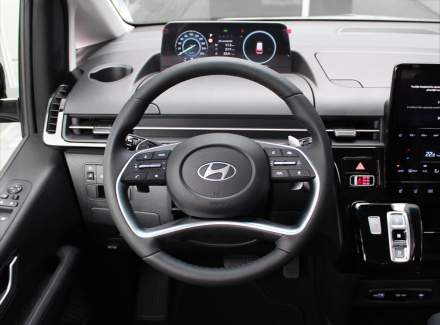 Hyundai - Staria