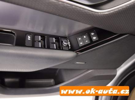 Land Rover - Range Rover Velar