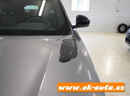 Land Rover - Range Rover Velar