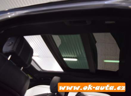 Land Rover - Range Rover Velar