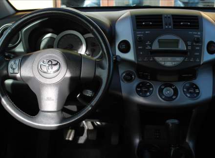 Toyota - RAV 4