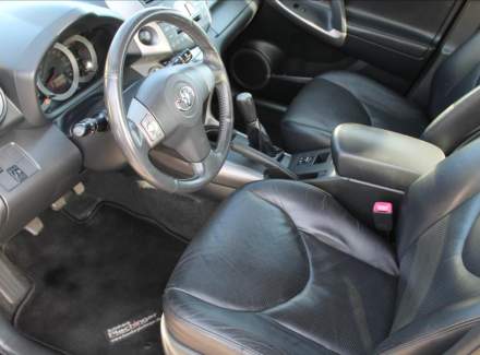 Toyota - RAV 4