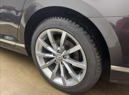 Volkswagen - Passat