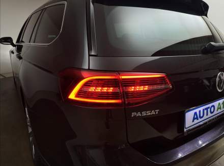 Volkswagen - Passat