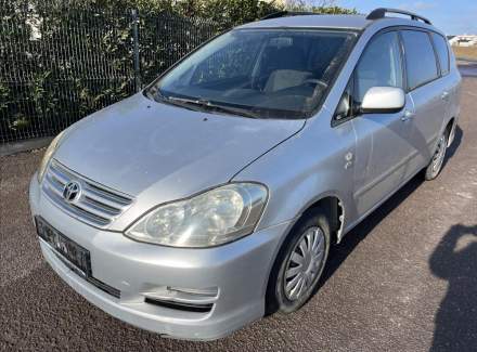 Toyota - Avensis Verso