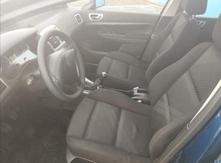 Peugeot - 307
