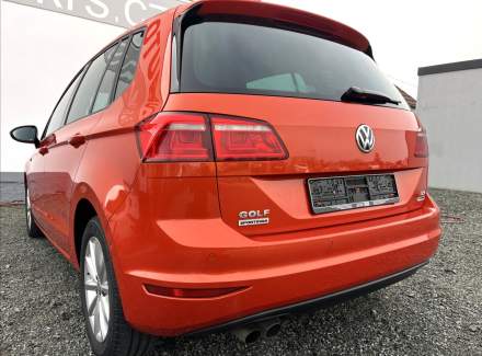 Volkswagen - Golf
