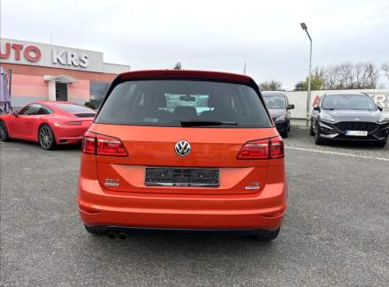 Volkswagen - Golf