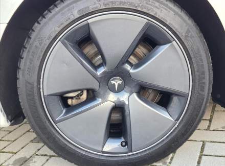 Tesla - Model 3