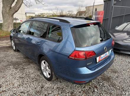 Volkswagen - Golf