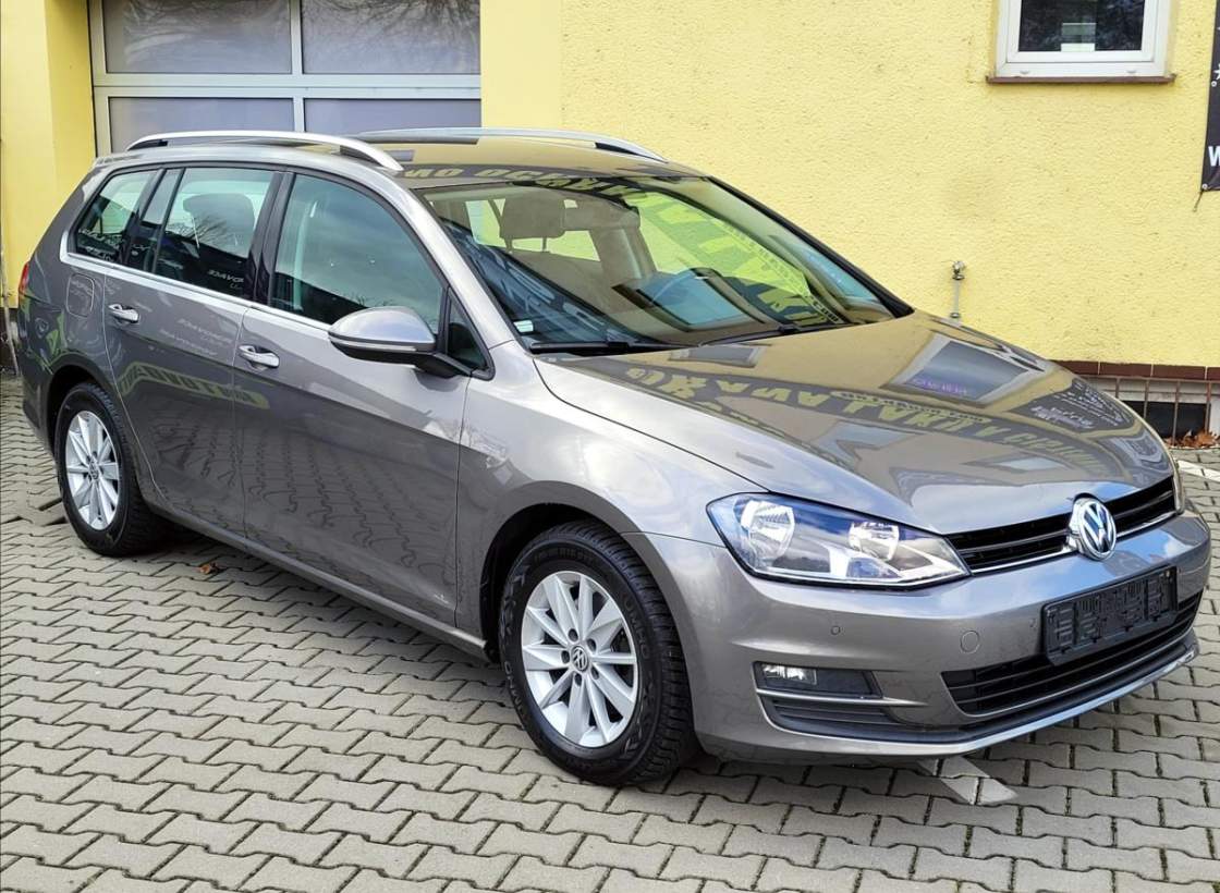 Volkswagen - Golf