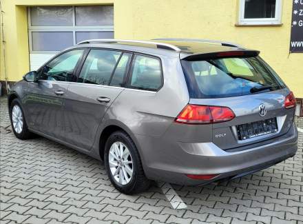 Volkswagen - Golf