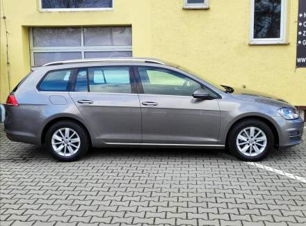 Volkswagen - Golf