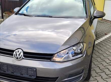 Volkswagen - Golf
