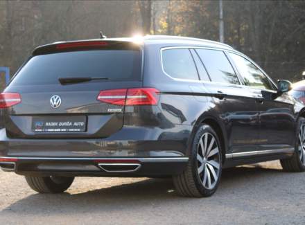 Volkswagen - Passat