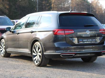 Volkswagen - Passat