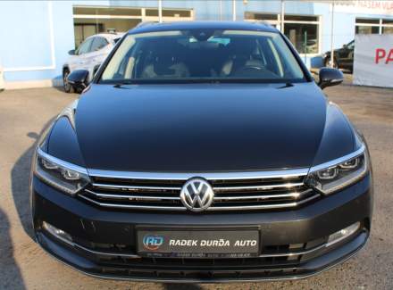 Volkswagen - Passat
