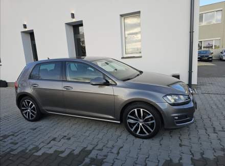 Volkswagen - Golf