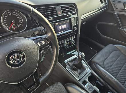 Volkswagen - Golf