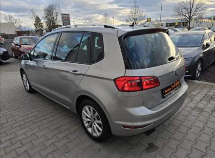 Volkswagen - Golf