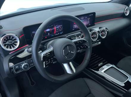 Mercedes-Benz - CLA