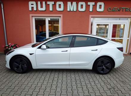 Tesla - Model 3
