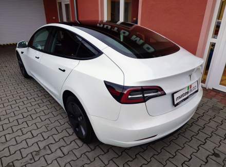 Tesla - Model 3