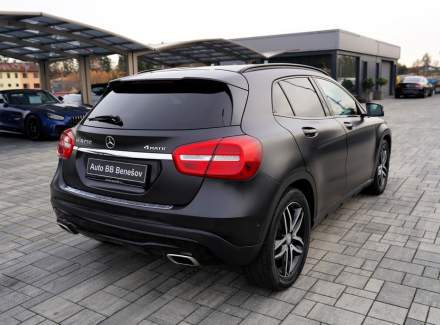 Mercedes-Benz - GLA
