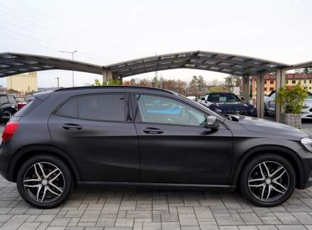 Mercedes-Benz - GLA