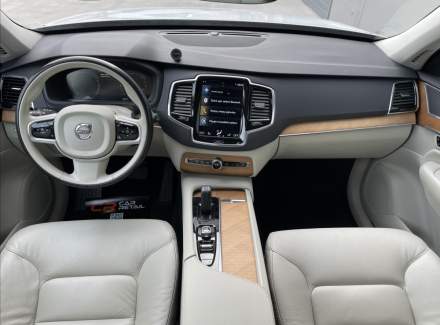 Volvo - XC90