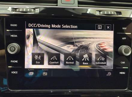 Volkswagen - Golf R 2.0 TSI (300 Hp) 4MOTION DSG