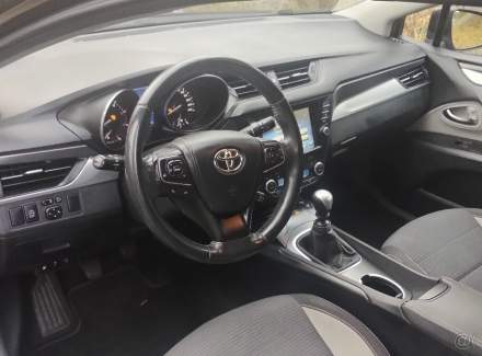 Toyota - Avensis