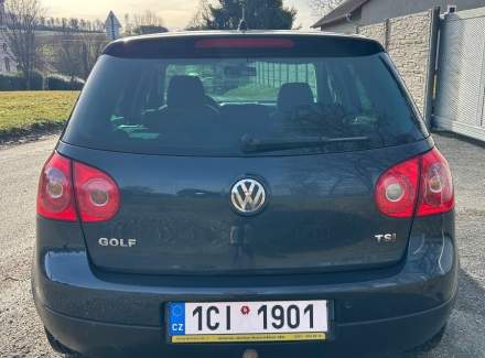 Volkswagen - Golf