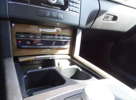 Mercedes-Benz - E-class