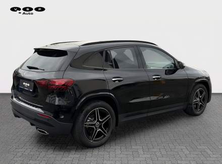 Mercedes-Benz - GLA