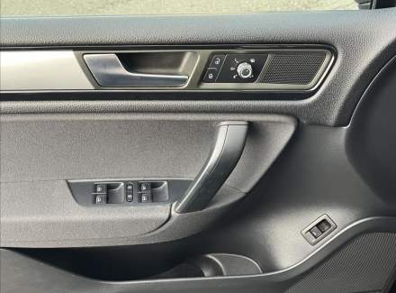 Volkswagen - Touareg