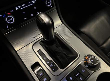 Volkswagen - Touareg