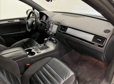 Volkswagen - Touareg