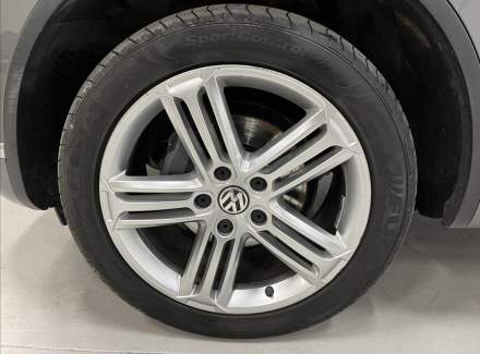 Volkswagen - Touareg