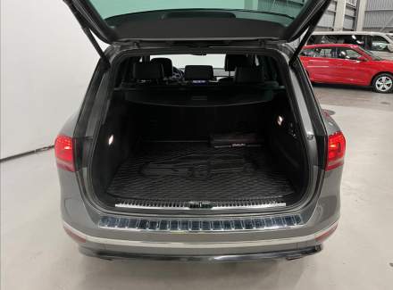 Volkswagen - Touareg