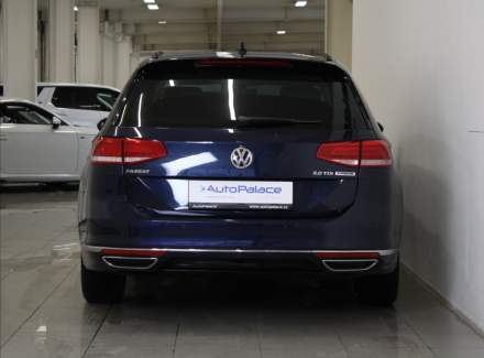 Volkswagen - Passat