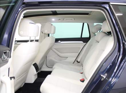 Volkswagen - Passat