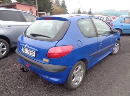 Peugeot - 206