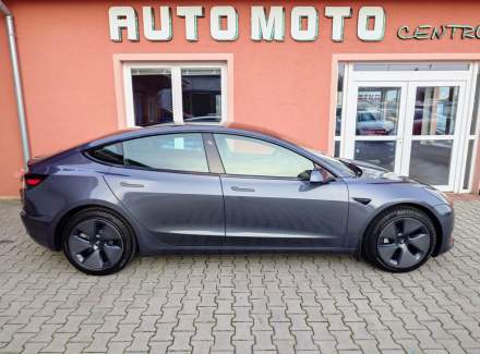 Tesla - Model 3