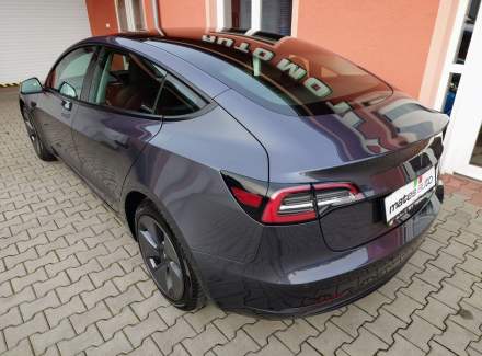 Tesla - Model 3