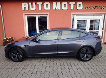 Tesla - Model 3