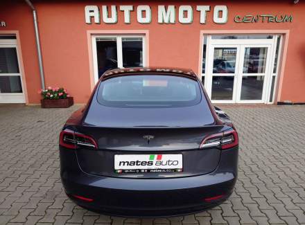 Tesla - Model 3